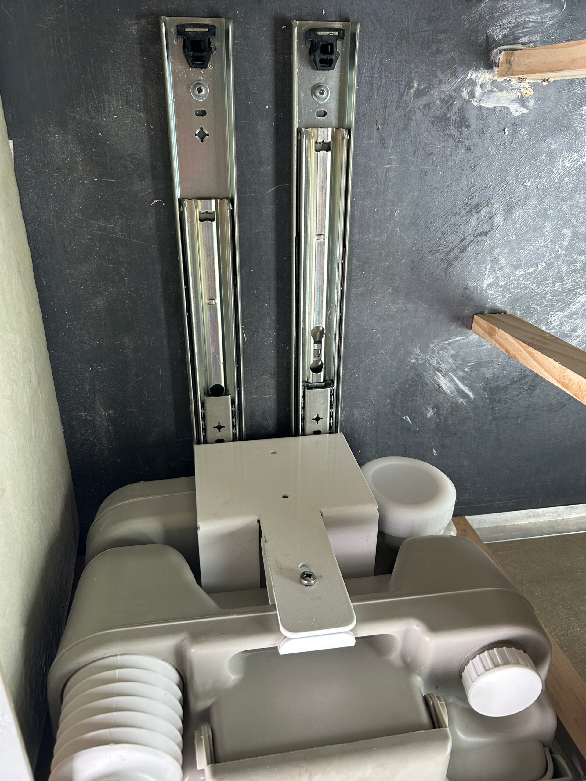 Fix-a-Potty Bracket - 10L image 6