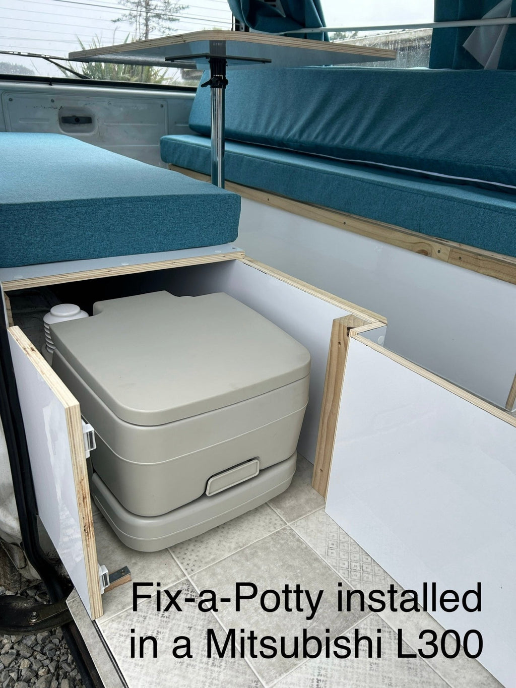 10L campervan toilet fixed for NZ self-containment